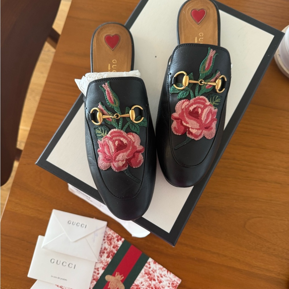 Gucci Black Floral Loafers with Box - Picture 6 of 8